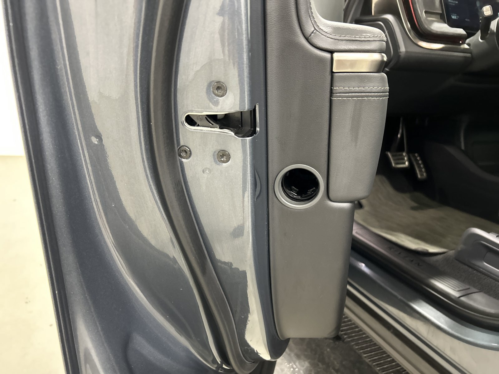 Used 2022 Rivian R1S Launch Edition Quad AWD/4WD image 31