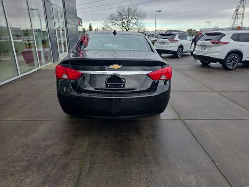 Used 2018 Chevrolet Impala LT w/ LT Convenience Package image 6