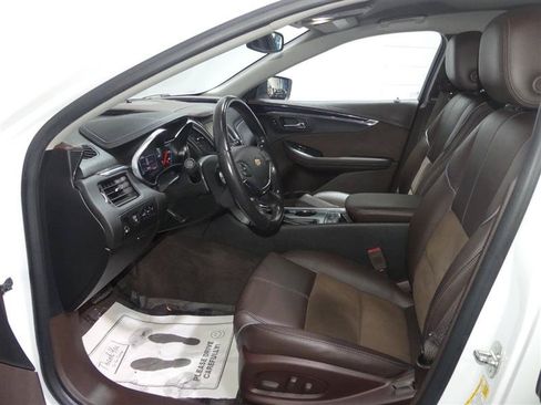 Used 2015 Chevrolet Impala LT w/ Convenience Package FWD image 21