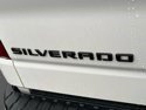 Used 2022 Chevrolet Silverado 1500 High Country w/ LPO, Dark Essentials Package AWD/4WD image 9