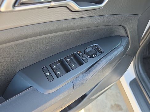 New 2026 Kia Sportage LX FWD image 19