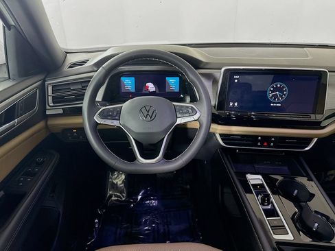 Certified 2024 Volkswagen Atlas Cross Sport SE w/ Panoramic Sunroof Package AWD/4WD image 21