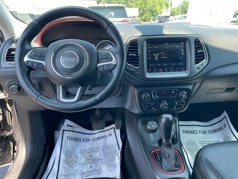 Used 2018 Jeep Compass Trailhawk w/ Leather Interior Group AWD/4WD image 12