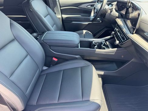 New 2026 Chevrolet Traverse LT w/ Enhanced Driving Package FWD image 9