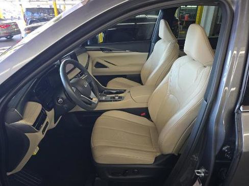 Used 2023 INFINITI QX60 Luxe w/ Performance Audio Package image 3