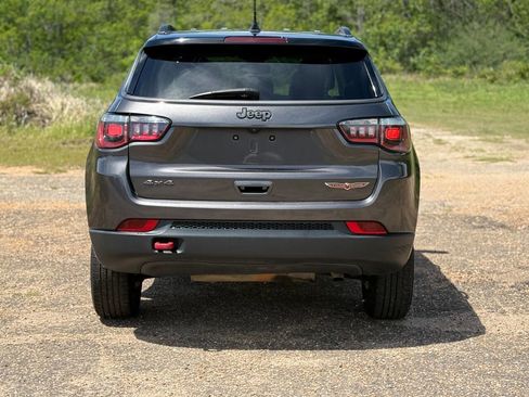 Used 2019 Jeep Compass Trailhawk image 4