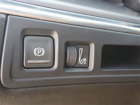 Certified 2024 Cadillac XT5 Luxury w/ LPO, Floor Liner Package image 14