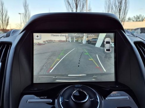 Used 2018 Ford Escape Titanium w/ Ford Safe & Smart Package image 8