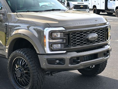 Used 2026 Ford F450 King Ranch w/ Chrome Package image 32