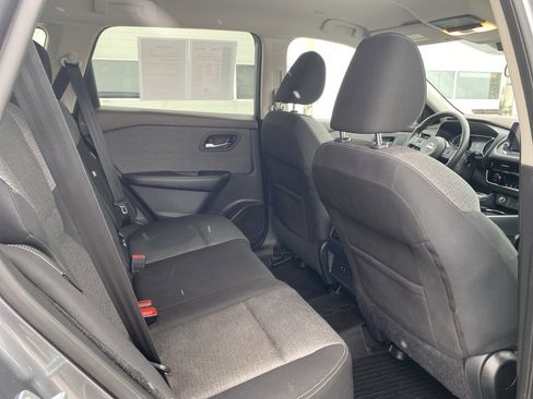 Used 2022 Nissan Rogue SV image 13