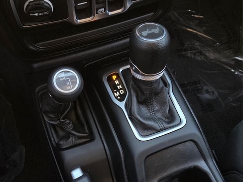 Used 2021 Jeep Wrangler Unlimited Sport AWD/4WD image 24