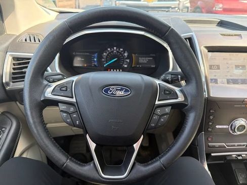 Used 2020 Ford Edge Titanium AWD/4WD image 23