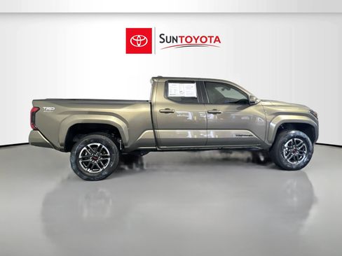 Used 2025 Toyota Tacoma TRD Sport AWD/4WD image 2