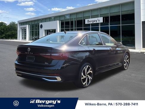 Certified 2025 Volkswagen Jetta SEL FWD image 6