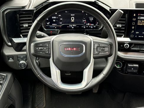 Used 2025 GMC Sierra 1500 SLT image 18