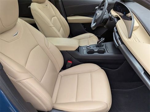 Certified 2025 Cadillac XT4 Premium Luxury image 25