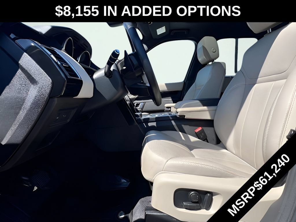 Used 2018 Land Rover Discovery SE AWD/4WD image 16