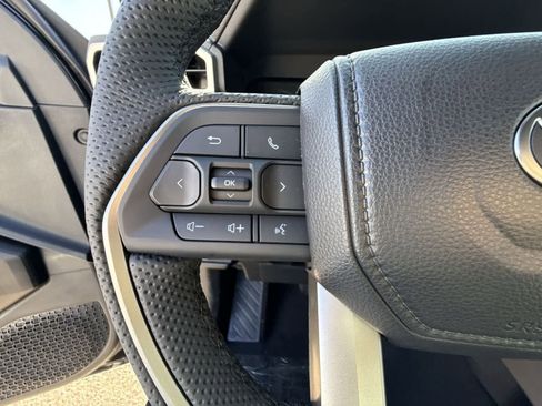 Used 2025 Toyota Tacoma SR5 AWD/4WD image 28