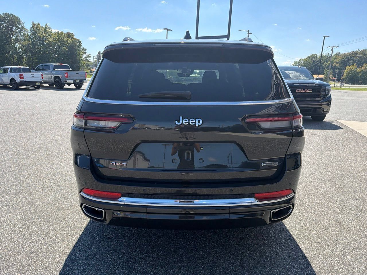 Used 2023 Jeep Grand Cherokee L Overland w/ MOPAR Finishing Package AWD/4WD image 8