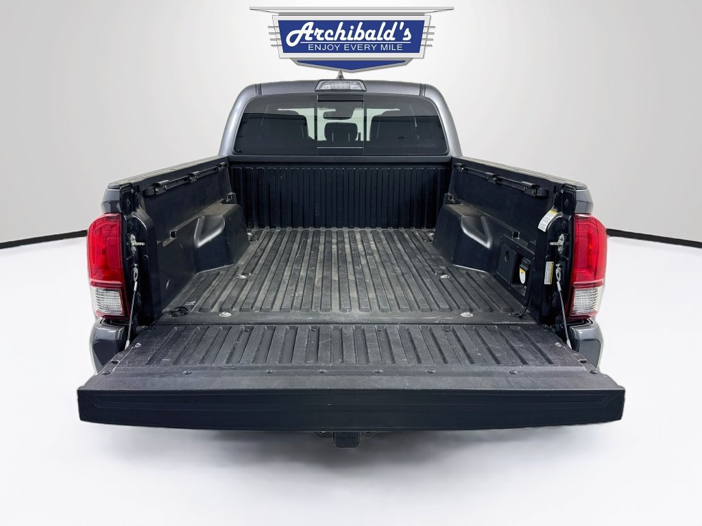 Used 2019 Toyota Tacoma TRD Sport AWD/4WD image 25