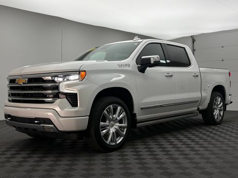 Used 2023 Chevrolet Silverado 1500 High Country AWD/4WD image 2