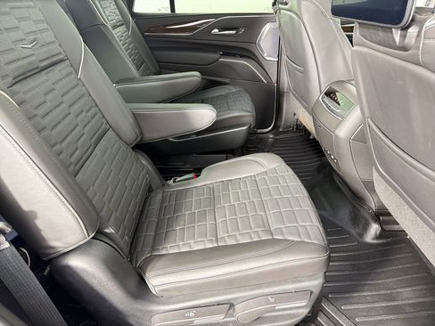 Used 2023 Cadillac Escalade Sport Platinum w/ Heavy-Duty Trailer Package image 29
