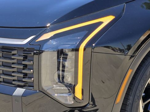 New 2026 Kia Sportage EX FWD image 7