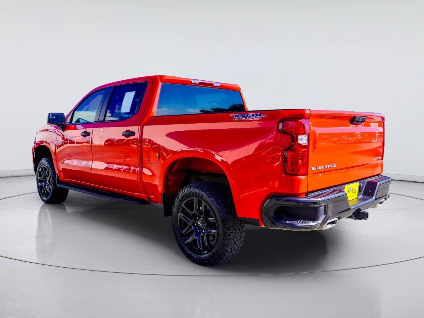 Used 2025 Chevrolet Silverado 1500 Custom Trail Boss AWD/4WD image 9
