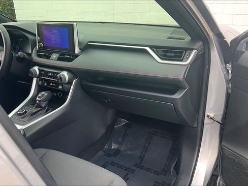 Used 2023 Toyota RAV4 SE image 21