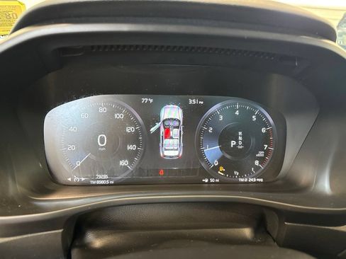 Used 2020 Volvo XC40 T5 Momentum w/ Protection Package AWD/4WD image 13