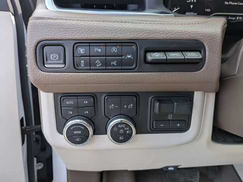 Used 2023 GMC Yukon Denali w/ Denali Reserve Package AWD/4WD image 16