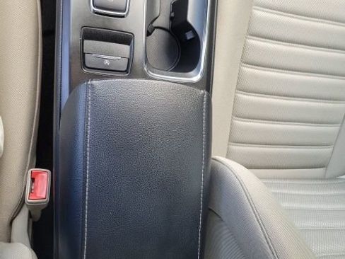 Used 2019 Ford Fusion SE FWD image 20