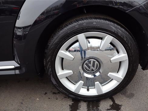 Used 2019 Volkswagen Beetle 2.0T SE w/ SE Premium Package image 11