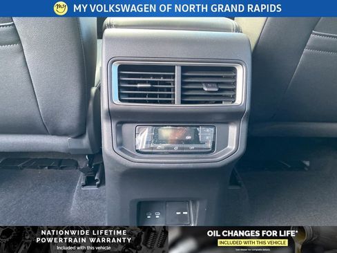 New 2026 Volkswagen Atlas SE image 14