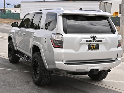 Used 2015 Toyota 4Runner SR5 RWD image 4