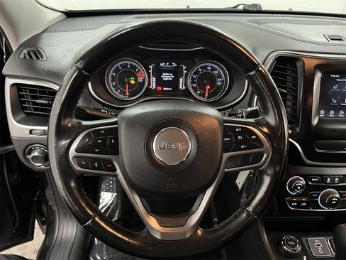 Used 2020 Jeep Cherokee Latitude w/ Cold Weather Group image 15