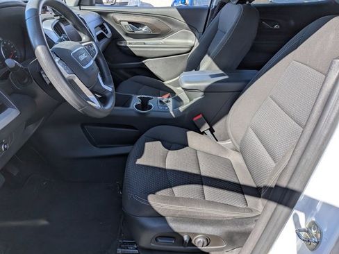 Used 2023 GMC Terrain SLE w/ Driver Convenience Package image 13