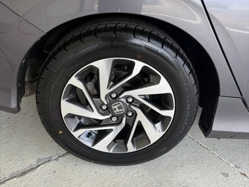 Used 2017 Honda Civic EX image 8