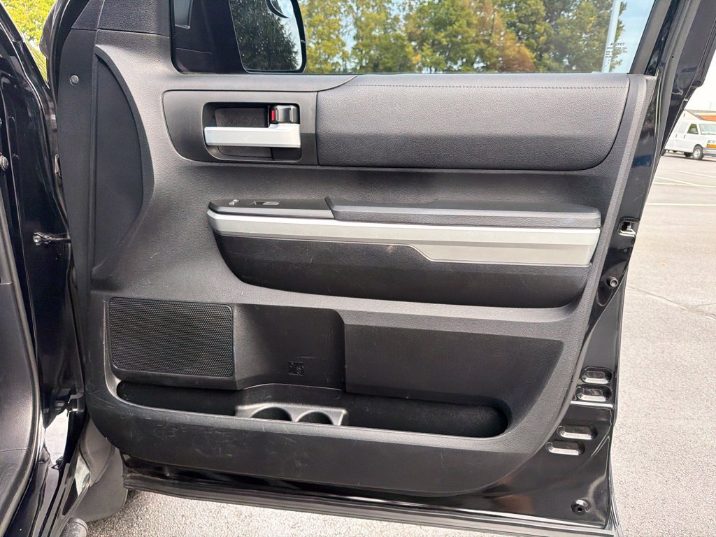Used 2017 Toyota Tundra SR5 w/ SR5 Upgrade Package AWD/4WD image 25