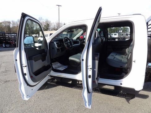 Used 2024 Ford F550 4x4 Crew Cab Super Duty image 31