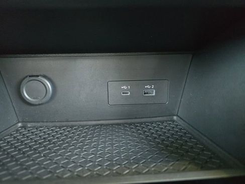 Used 2025 Nissan Pathfinder SV image 6