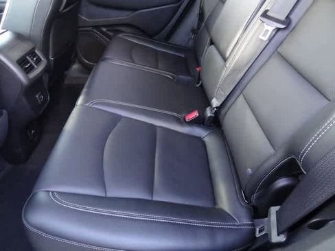 Used 2024 GMC Terrain SLT image 8