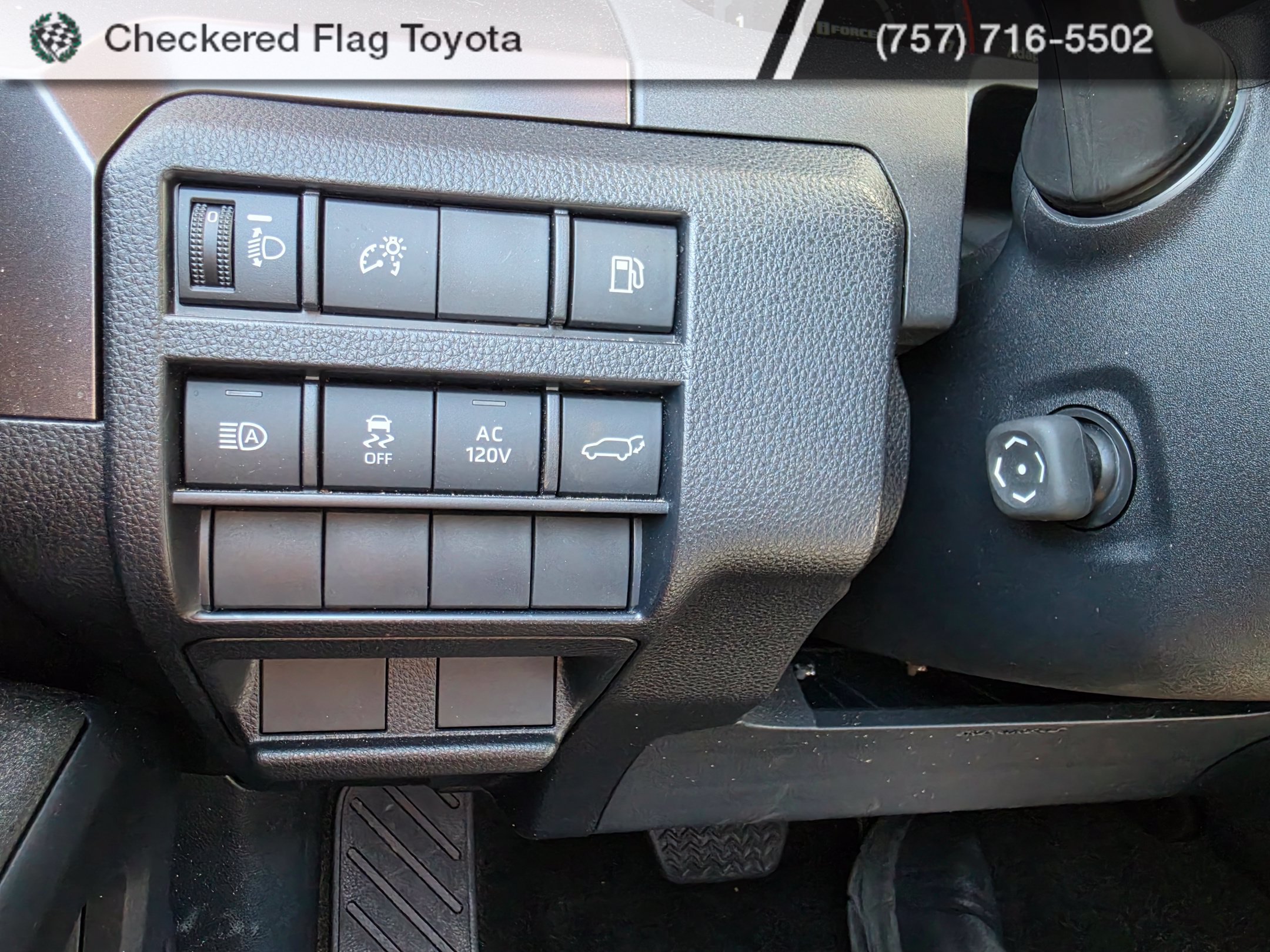 Used 2025 Toyota 4Runner TRD Off-Road Premium AWD/4WD image 12