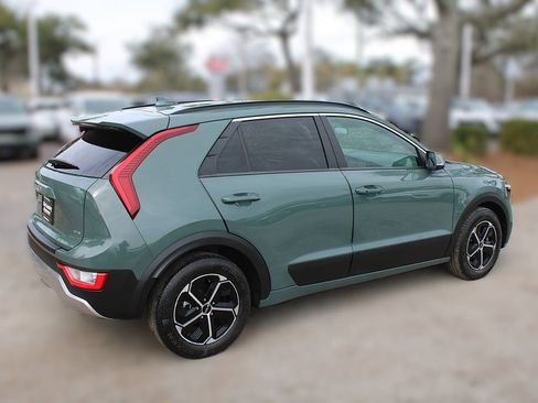 Certified 2024 Kia Niro EX image 6