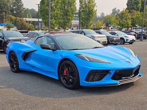 Used 2021 Chevrolet Corvette Stingray Premium Conv w/ Z51 Performance Package RWD image 3
