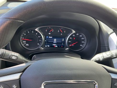 Used 2024 GMC Terrain SLE image 16