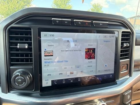 Used 2022 Ford F150 Lariat w/ Equipment Group 502A High AWD/4WD image 8