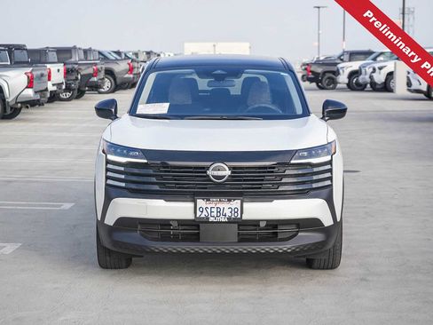 Used 2025 Nissan Kicks SV w/ Illumination Package FWD image 2