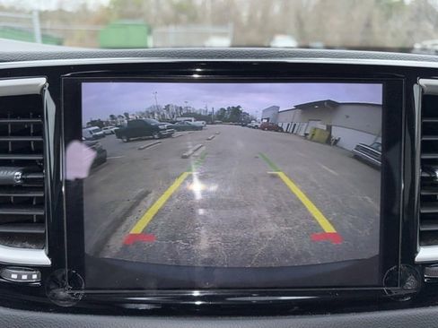 Used 2023 Chrysler Pacifica Touring-L image 12