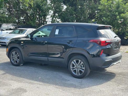 Used 2021 Kia Seltos LX AWD/4WD image 6